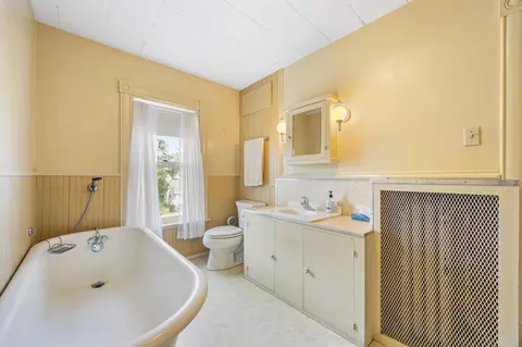 Bath - 1121 4th Ave S, Fargo, ND 58103 photo 3 of 3