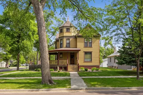Exterior - 1121 4th Ave S, Fargo, ND 58103 photo 11 of 11