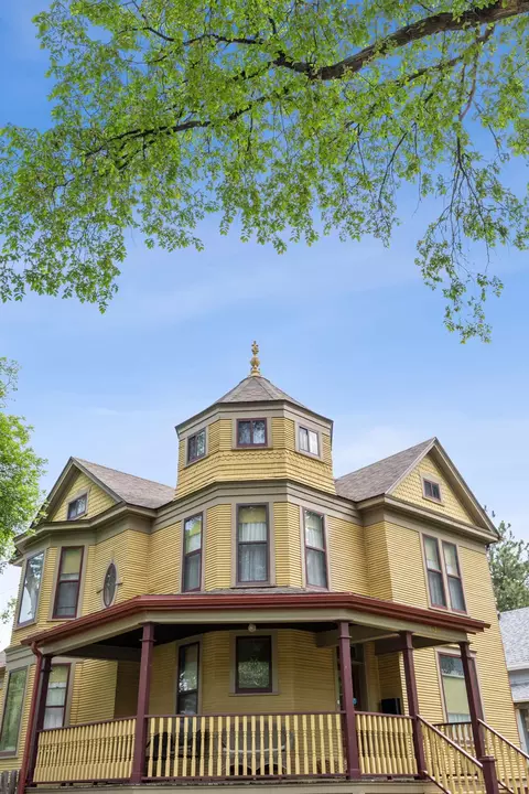 Exterior - 1121 4th Ave S, Fargo, ND 58103 photo 2 of 11