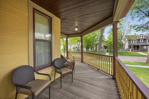 Exterior - 1121 4th Ave S, Fargo, ND 58103 photo 5 of 11