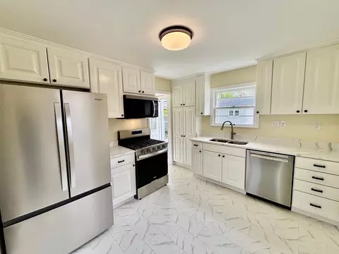 6913 Russell Ave S, Richfield, MN 55423