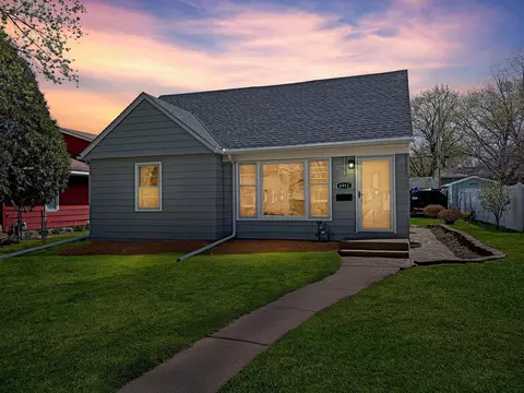 6913 Russell Ave S, Richfield, MN 55423