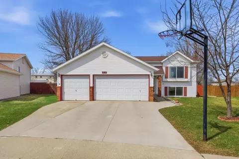 1434 Sheyenne Park Ct, West Fargo, ND 58078