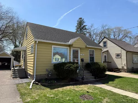 204 11th St SE, Rochester, MN 55904