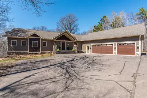 5044 Mary Allen Ln, Brainerd, MN 56401