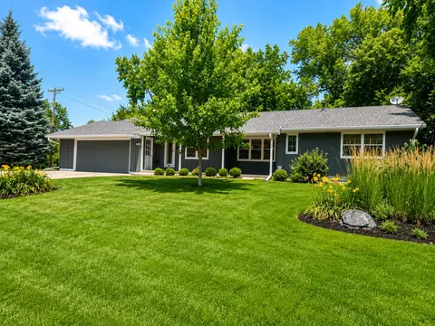 6112 Jeffrey Ln, Minneapolis, MN 55436