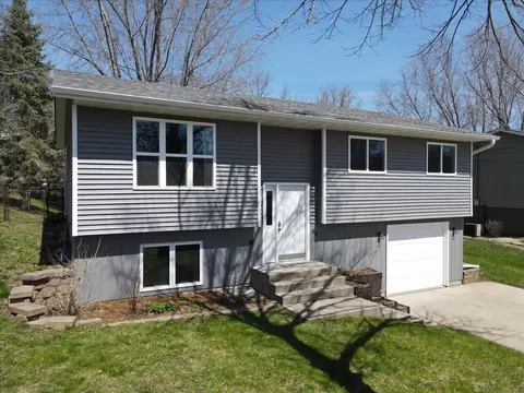 816 Park St W, Cannon Falls, MN 55009