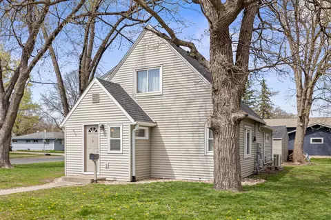 437 Linden Ave SW, Hutchinson, MN 55350