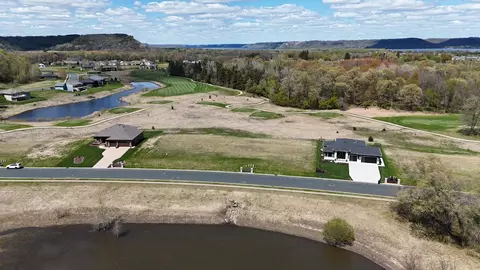 2230 Clubhouse Dr, Lake City, MN 55041