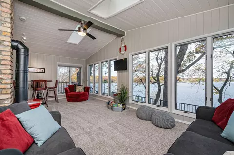 778 101st St NW, Monticello, MN 55362