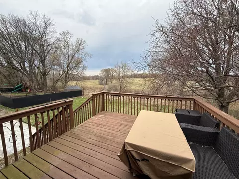1527 Sherwood Rd, Shoreview, MN 55126