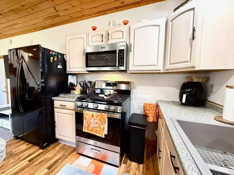Kitchen - 18286 Johnson Rd, Brainerd, MN 56401 photo 2 of 6