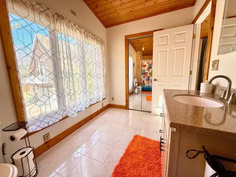 Bath - 18286 Johnson Rd, Brainerd, MN 56401 photo 2 of 5