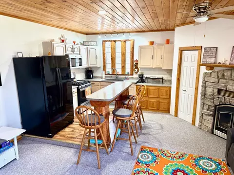 Kitchen - 18286 Johnson Rd, Brainerd, MN 56401 photo 4 of 6