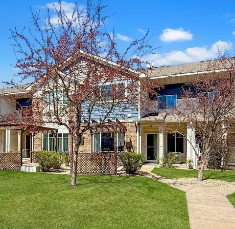 194 Shetland Ln, Lino Lakes, MN 55014