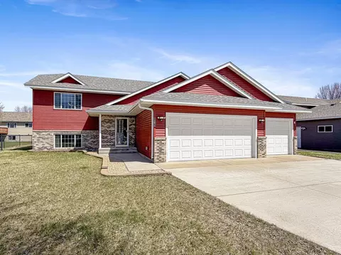 819 11th St S, Sartell, MN 56377
