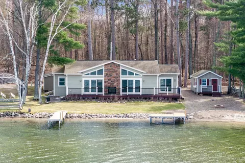 12314 Perkins Rd, Crosslake, MN 56442