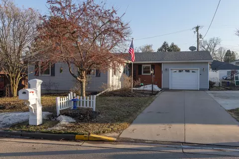 239 W Kinne St, Ellsworth, WI 54011