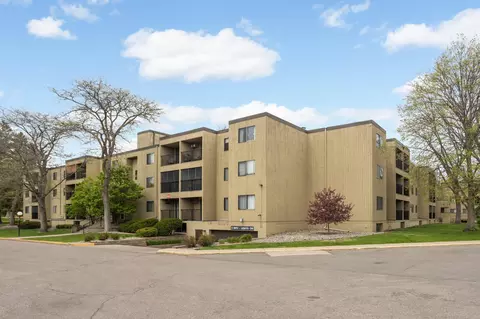 4101 Parklawn Ave #103, Edina, MN 55435