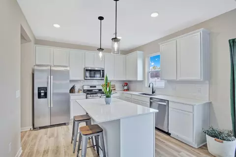 15019 Athgoe Dr, Rosemount, MN 55068