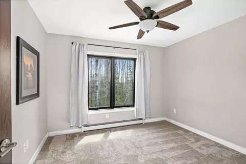 Bedroom - 5174 Upper Peterson Rd, Duluth, MN 55804 photo 3 of 6