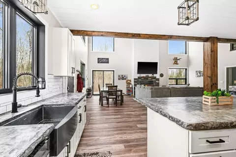 Kitchen - 5174 Upper Peterson Rd, Duluth, MN 55804 photo 5 of 5
