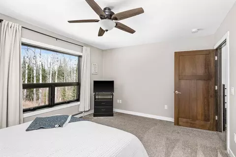 Bedroom - 5174 Upper Peterson Rd, Duluth, MN 55804 photo 5 of 6