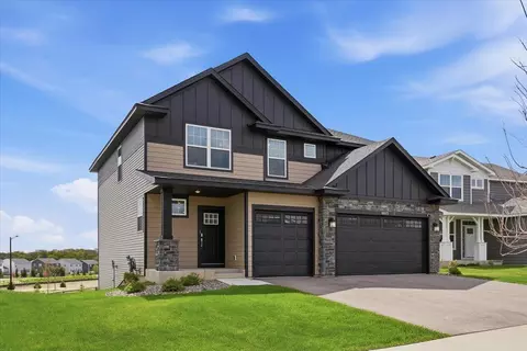 8813 Periwinkle Blvd, Woodbury, MN 55129