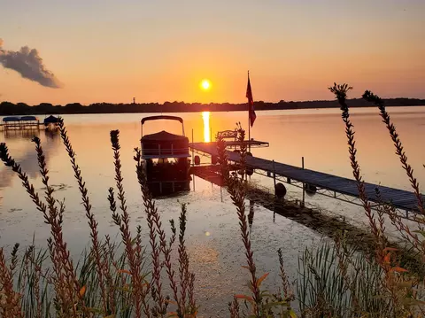 1304 W Medicine Lake Dr #119, Plymouth, MN 55441