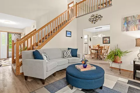 13145 Gemstone Ct, Apple Valley, MN 55124