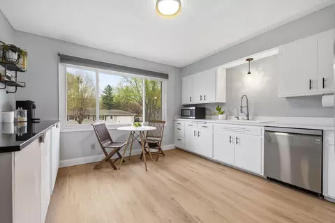 Kitchen - 1778 Gabbro Trl, Eagan, MN 55122 photo 2 of 6
