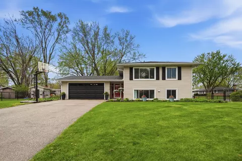 Exterior - 1778 Gabbro Trl, Eagan, MN 55122 photo 3 of 9