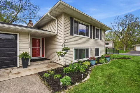Exterior - 1778 Gabbro Trl, Eagan, MN 55122 photo 2 of 9