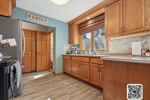 Kitchen - 908 Pleasantview Dr SE, Willmar, MN 56201 photo 3 of 4
