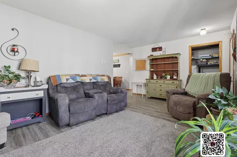Living - 908 Pleasantview Dr SE, Willmar, MN 56201 photo 2 of 3