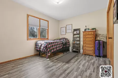 Bedroom - 908 Pleasantview Dr SE, Willmar, MN 56201 photo 3 of 9