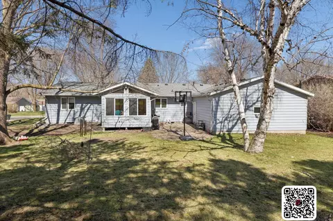 Exterior - 908 Pleasantview Dr SE, Willmar, MN 56201 photo 5 of 8