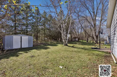 Exterior - 908 Pleasantview Dr SE, Willmar, MN 56201 photo 4 of 8