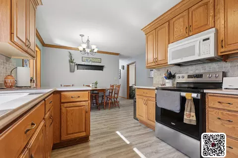 Kitchen - 908 Pleasantview Dr SE, Willmar, MN 56201 photo 2 of 4