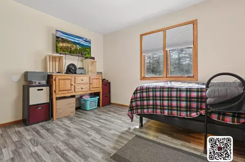 Bedroom - 908 Pleasantview Dr SE, Willmar, MN 56201 photo 4 of 9