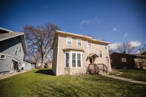 107 E 4th St, Morris, MN 56267