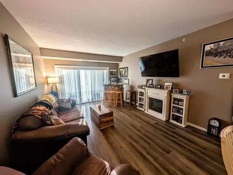 2231 Penn Pl #316, North Saint Paul, MN 55109