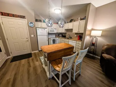 2231 Penn Pl #316, North Saint Paul, MN 55109