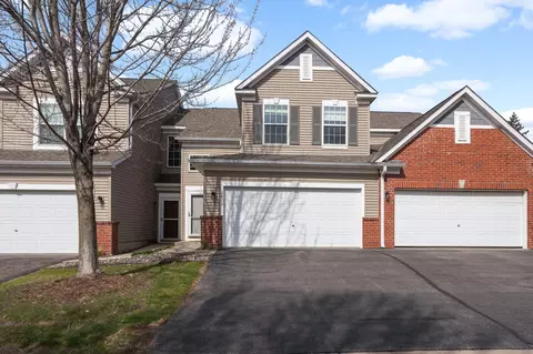 2820 Spy Glass Dr, Chaska, MN 55318