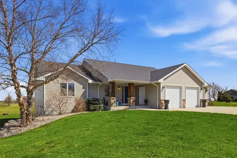 17008 236th Cir, Hutchinson, MN 55350
