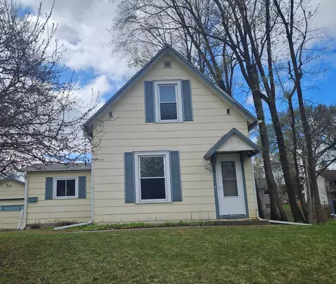 2470 S Avenue Ave E, North Saint Paul, MN 55109