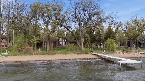 633 N Shore Dr, Detroit Lakes, MN 56501