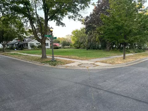 421 Curtice St W, Saint Paul, MN 55107