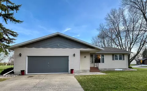 300 G St, Marshall, MN 56258