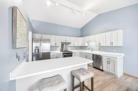 6108 Creek Line Dr, Minnetonka, MN 55345